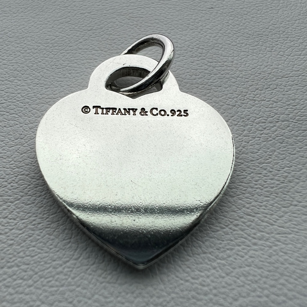 727 fifth Ave medium heart charm - Picture 5 of 5